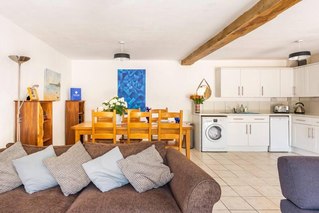 Beech Cottage, Spacious Rural Retreat アースク エクステリア 写真