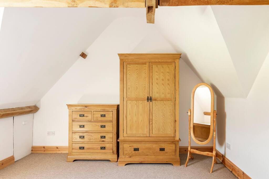 Beech Cottage, Spacious Rural Retreat アースク エクステリア 写真