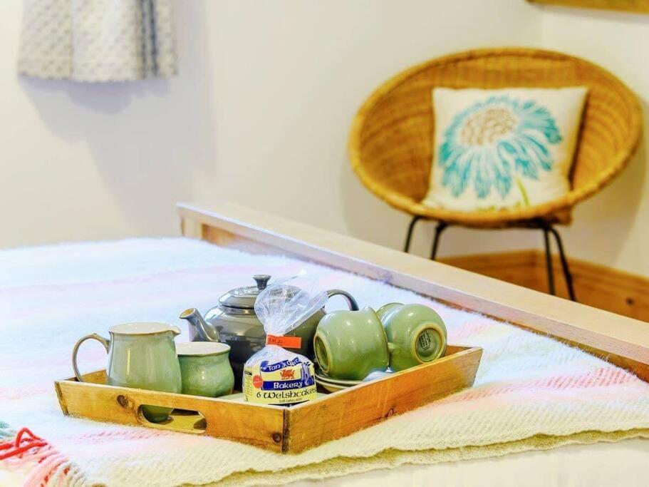 Beech Cottage, Spacious Rural Retreat アースク エクステリア 写真